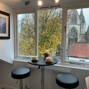  Apartment Abbey View